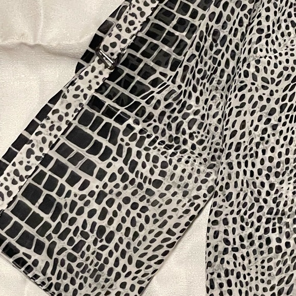 Sheer black and white 1X Top Blouse - Picture 4 of 4